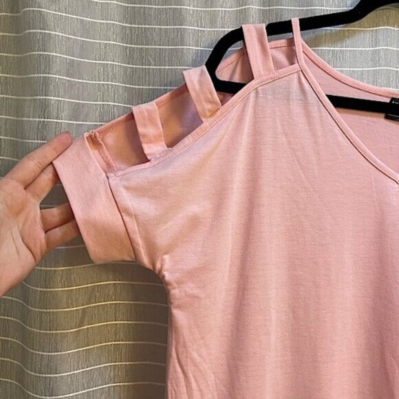 FREE* Unique Cutout Sleeve Tee - Picture 3 of 4